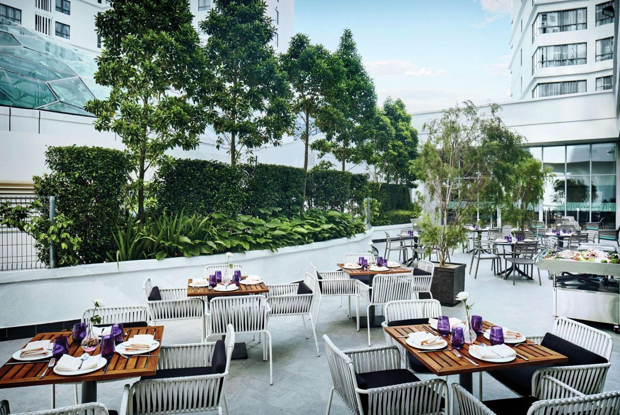 Doubletree By Hilton Melaka Hotel Exterior photo