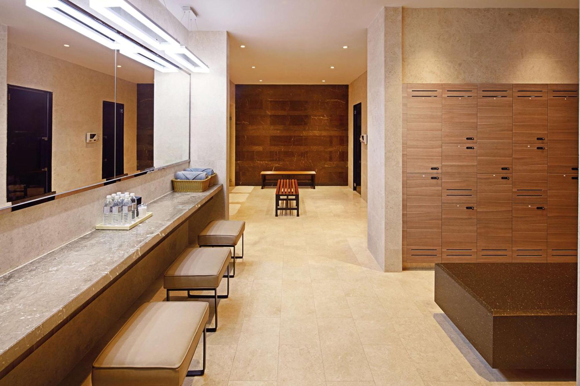 Doubletree By Hilton Melaka Hotel Exterior photo Locker room