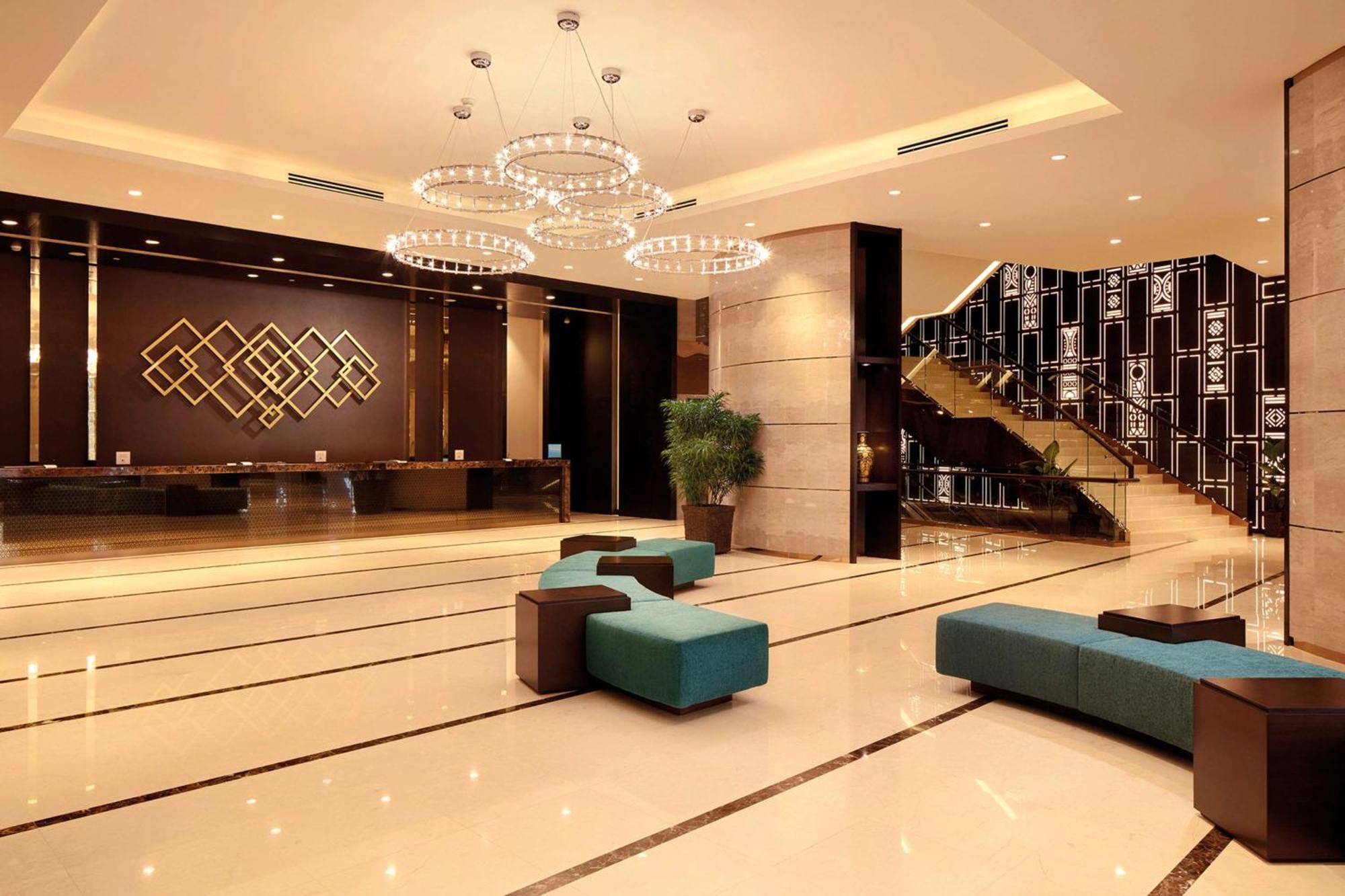Doubletree By Hilton Melaka Hotel Exterior photo Lobby