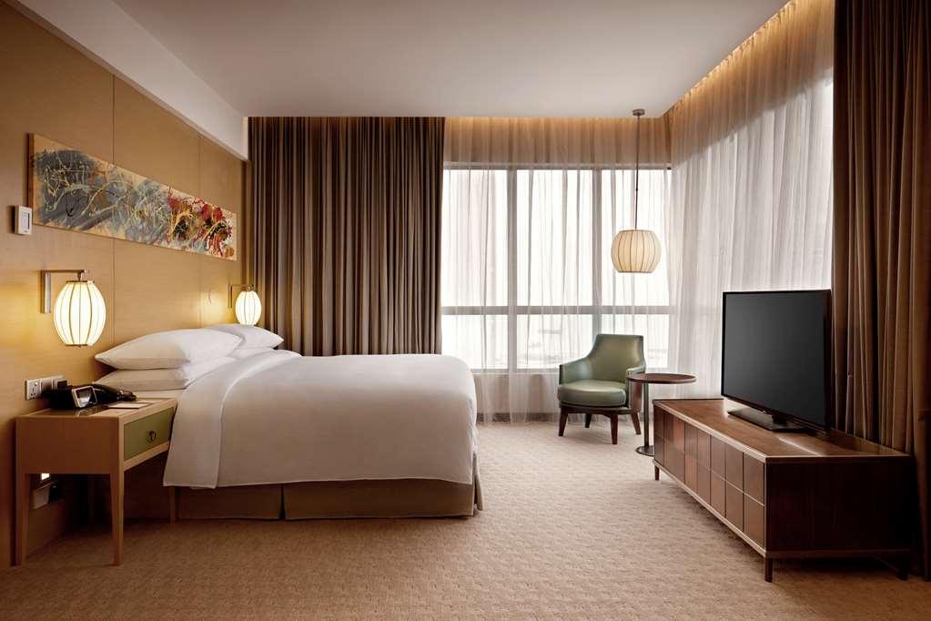 Doubletree By Hilton Melaka Hotel Room photo