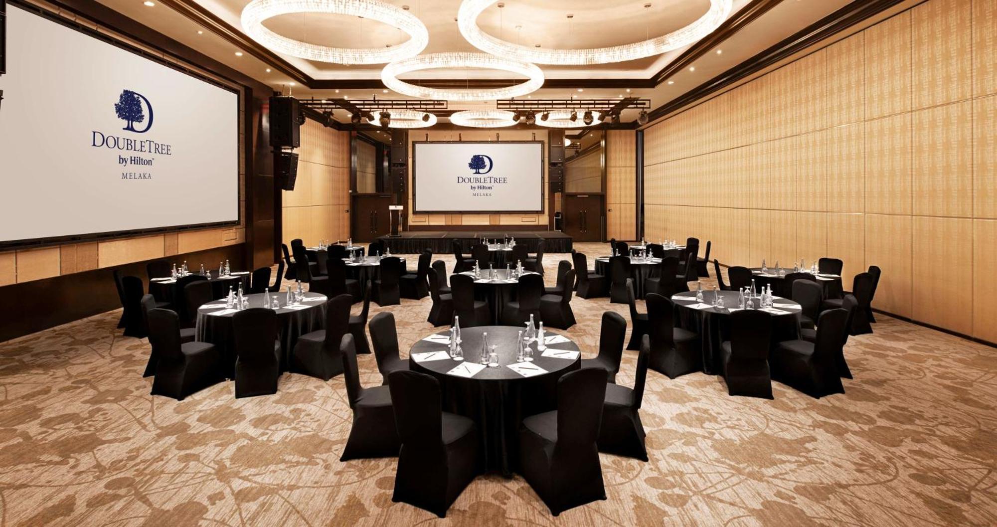 Doubletree By Hilton Melaka Hotel Exterior photo The ballroom