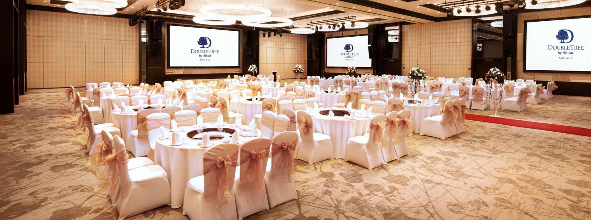 Doubletree By Hilton Melaka Hotel Exterior photo The ballroom