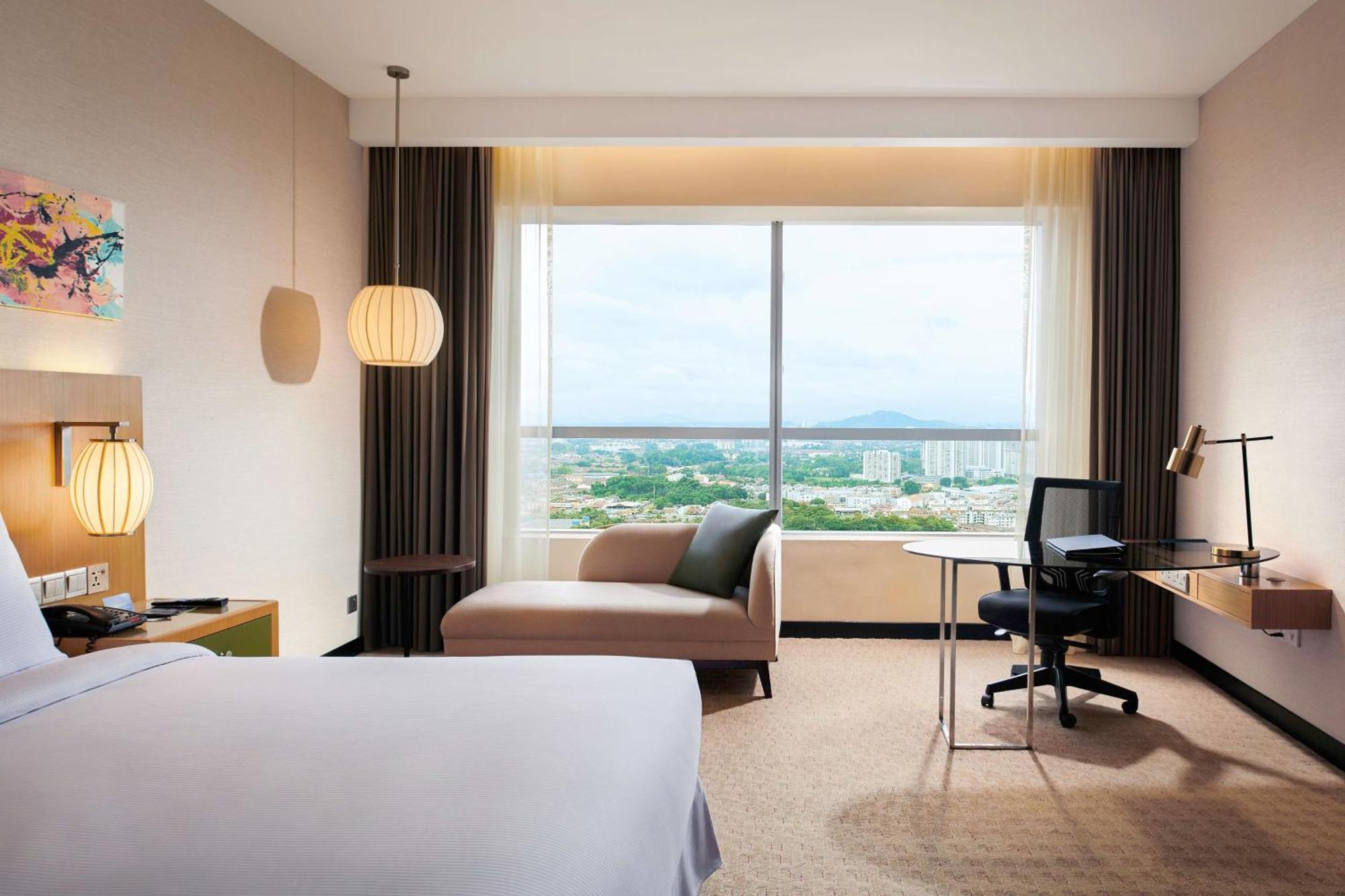 Doubletree By Hilton Melaka Hotel Exterior photo Deluxe Room